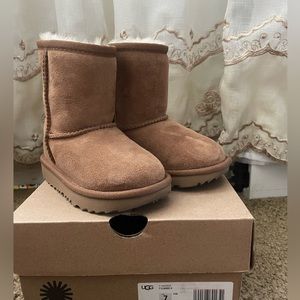 Toddler Size 7 UGG